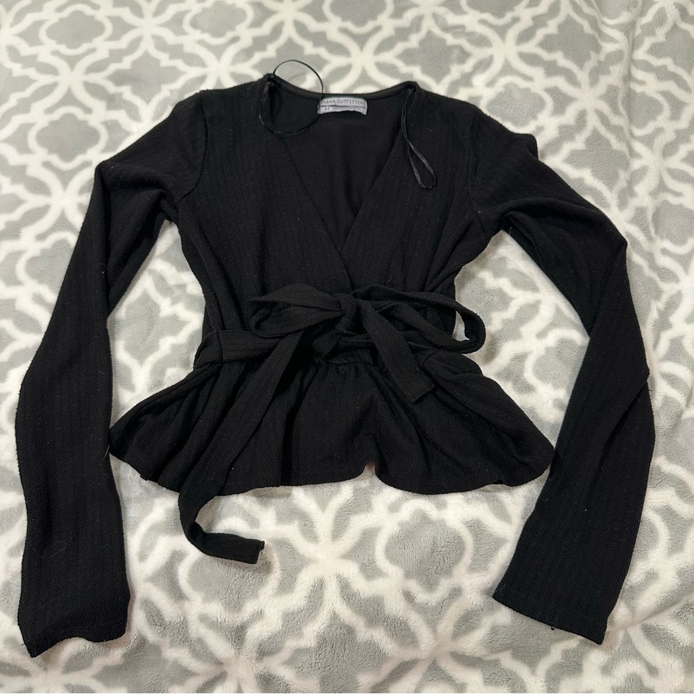 Urban Outfitter Women’s Black Tie Long Sleeve Top Size Small